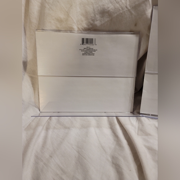 NWT LOT OF 2 ACRYLIC FRAMES 8x10. And 10x8 - Picture 4 of 5